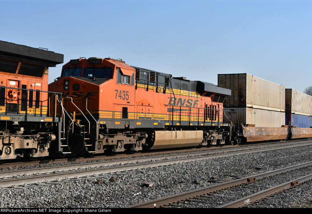 BNSF 7435 Roster shot.